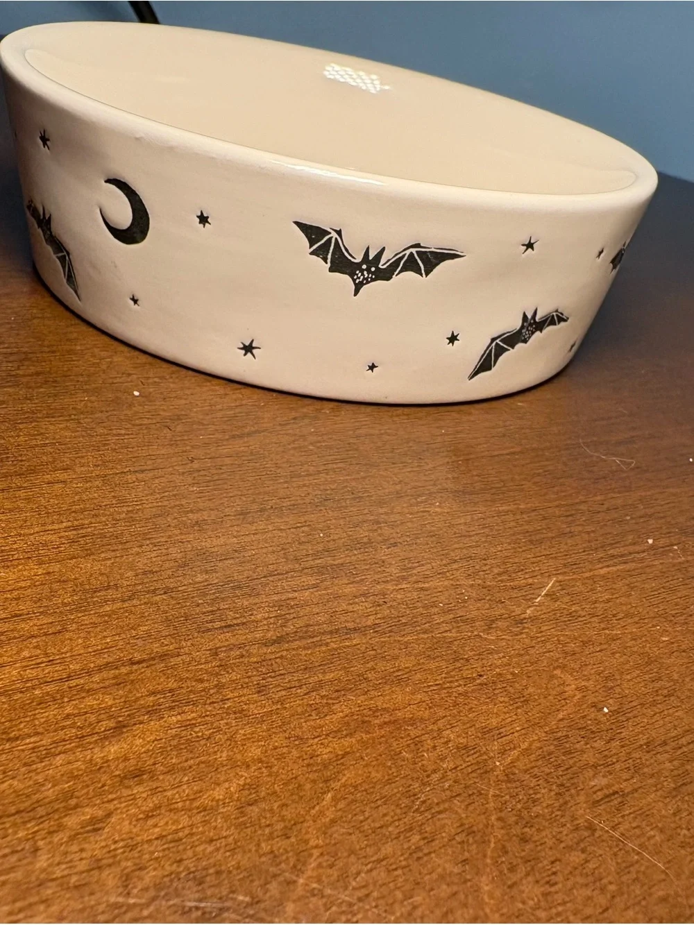 N/A white ceramic